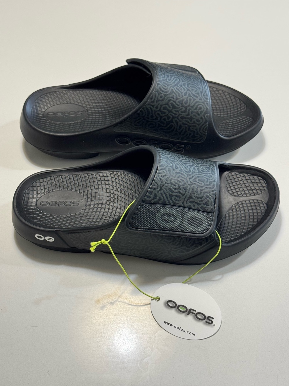 OOFOS OOAHH Sport Flex Limited Unisex Slides Size M 8 / W 10 Black Labyrinth NWT - Picture 4 of 8